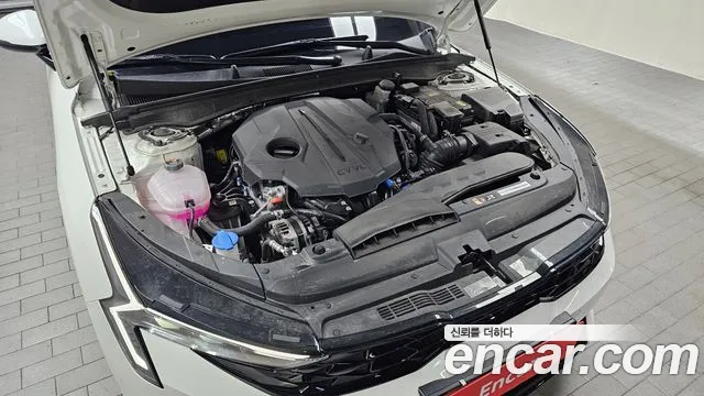 Kia K5 2.0 — photo 1 of 32