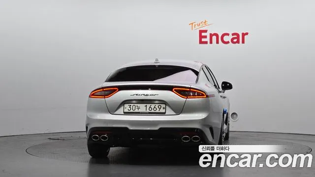 2017 Kia Stinger 2.0 Turbo 2WD, photograph 10