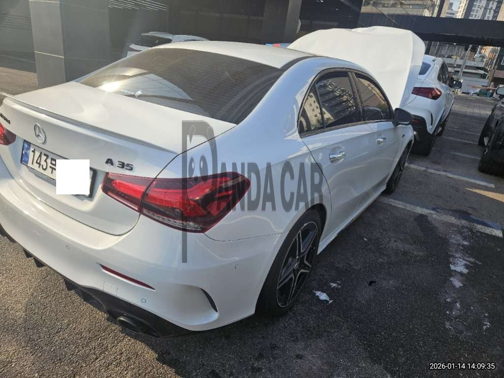 2023 Mercedes-AMG A35 4MATIC, photograph 2