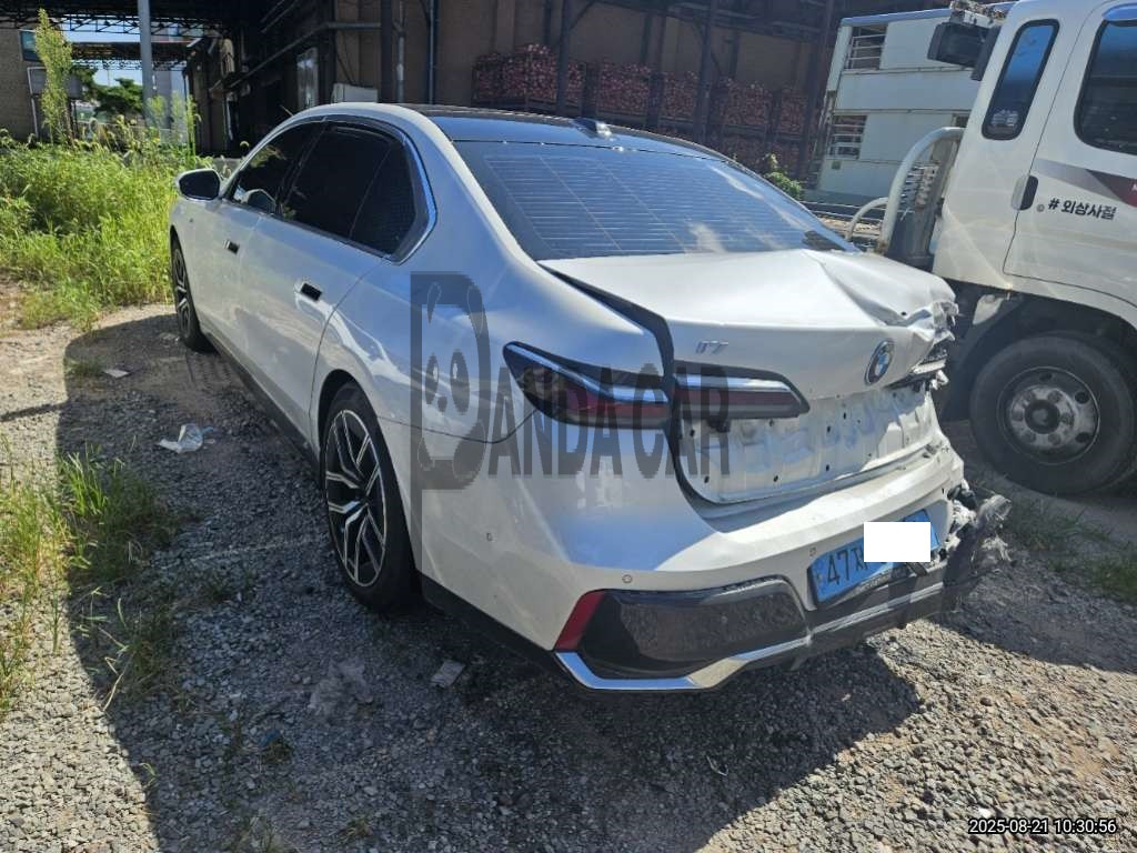 2023 BMW i7 xDrive60, photograph 4