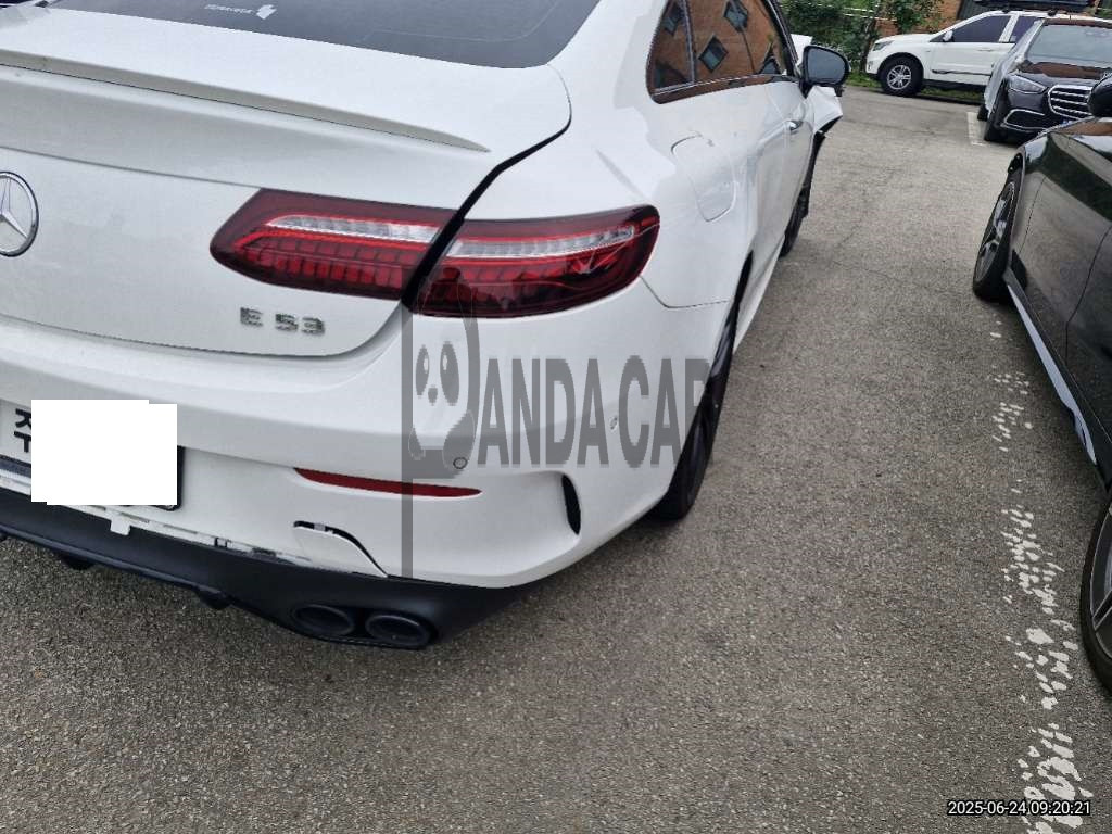 2023 Mercedes-AMG E53 4MATIC + Coupe, photograph 3
