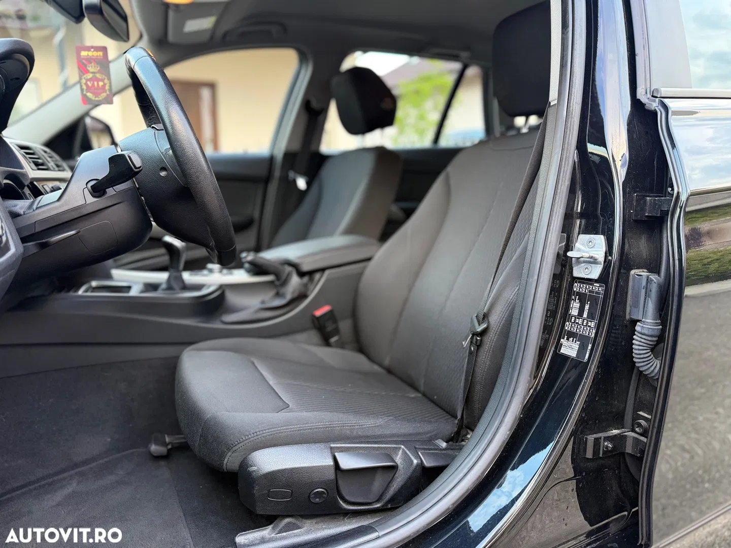 2017 BMW Seria 3, photograph 9