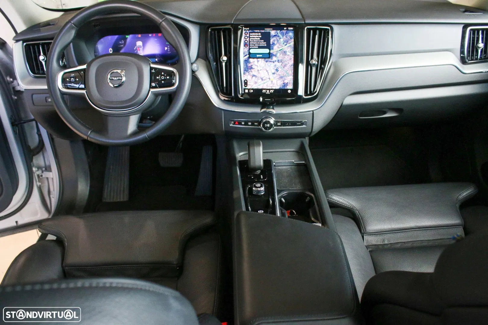 2023 Volvo XC 60 2.0 T6 PHEV Plus Dark AWD, photograph 10