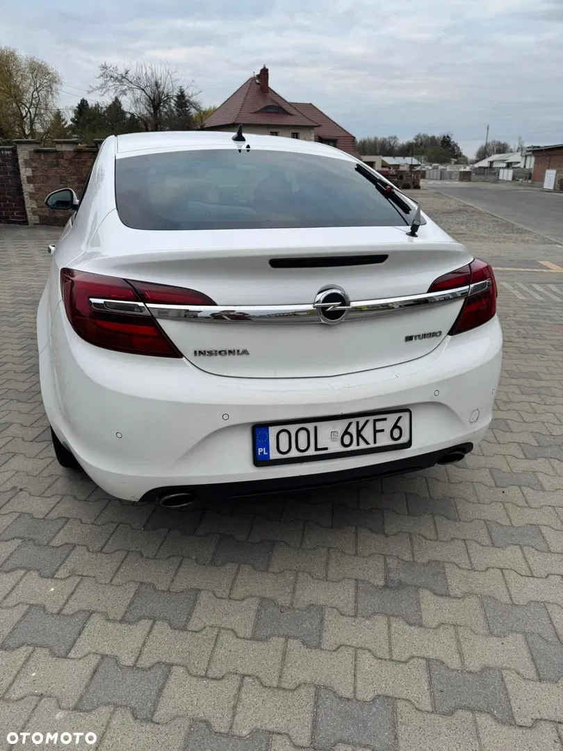 2014 Opel Insignia 2.0 CDTI EcoFLEX Start/Stop Sport, photograph 2