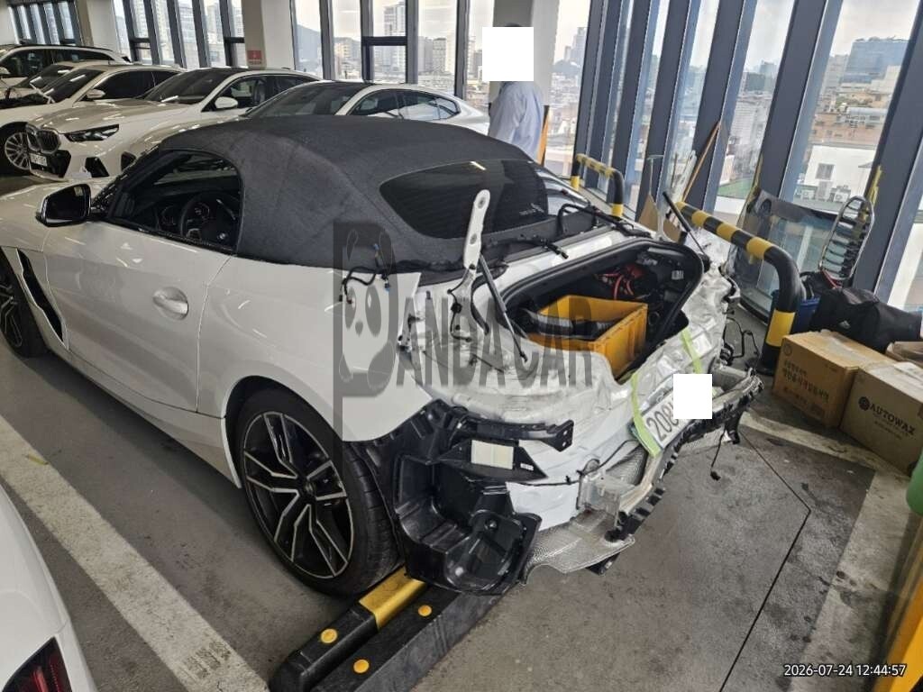 2024 BMW Z4 sDrive20i, photograph 3