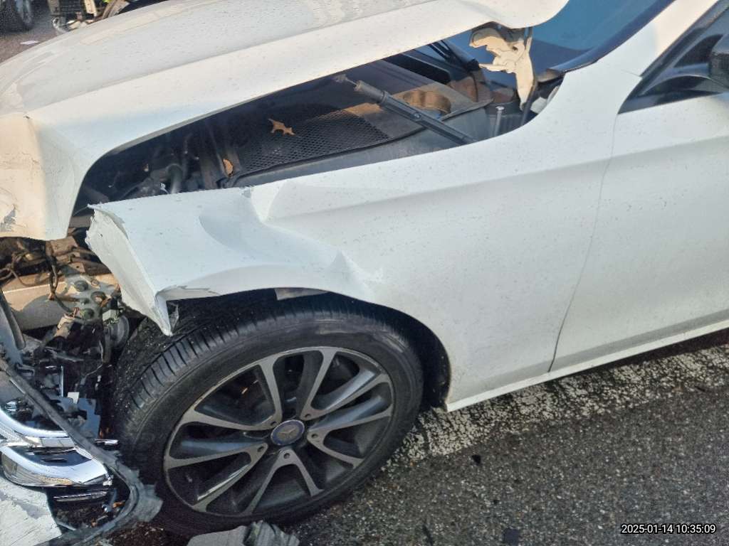 2017 Mercedes-Benz E220 d, photograph 4