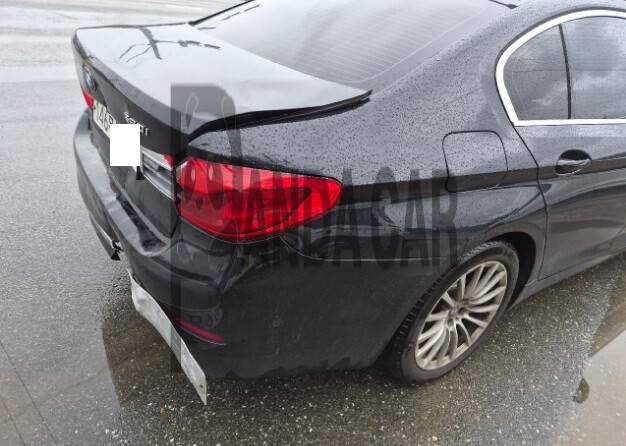 2020 BMW 520i Luxury, photograph 3