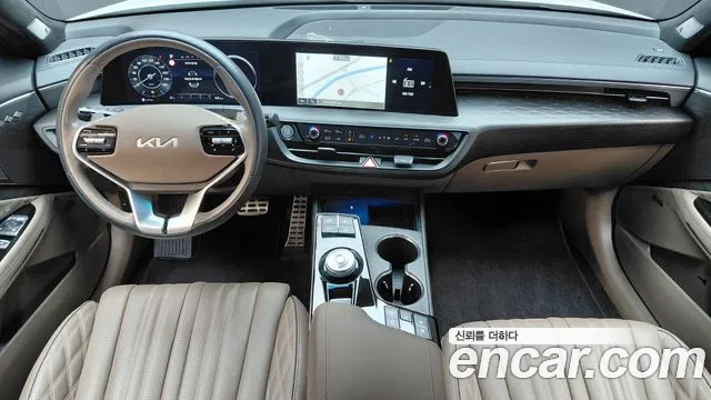 2022 Kia K8 2.5 Gasoline 2WD, photograph 4