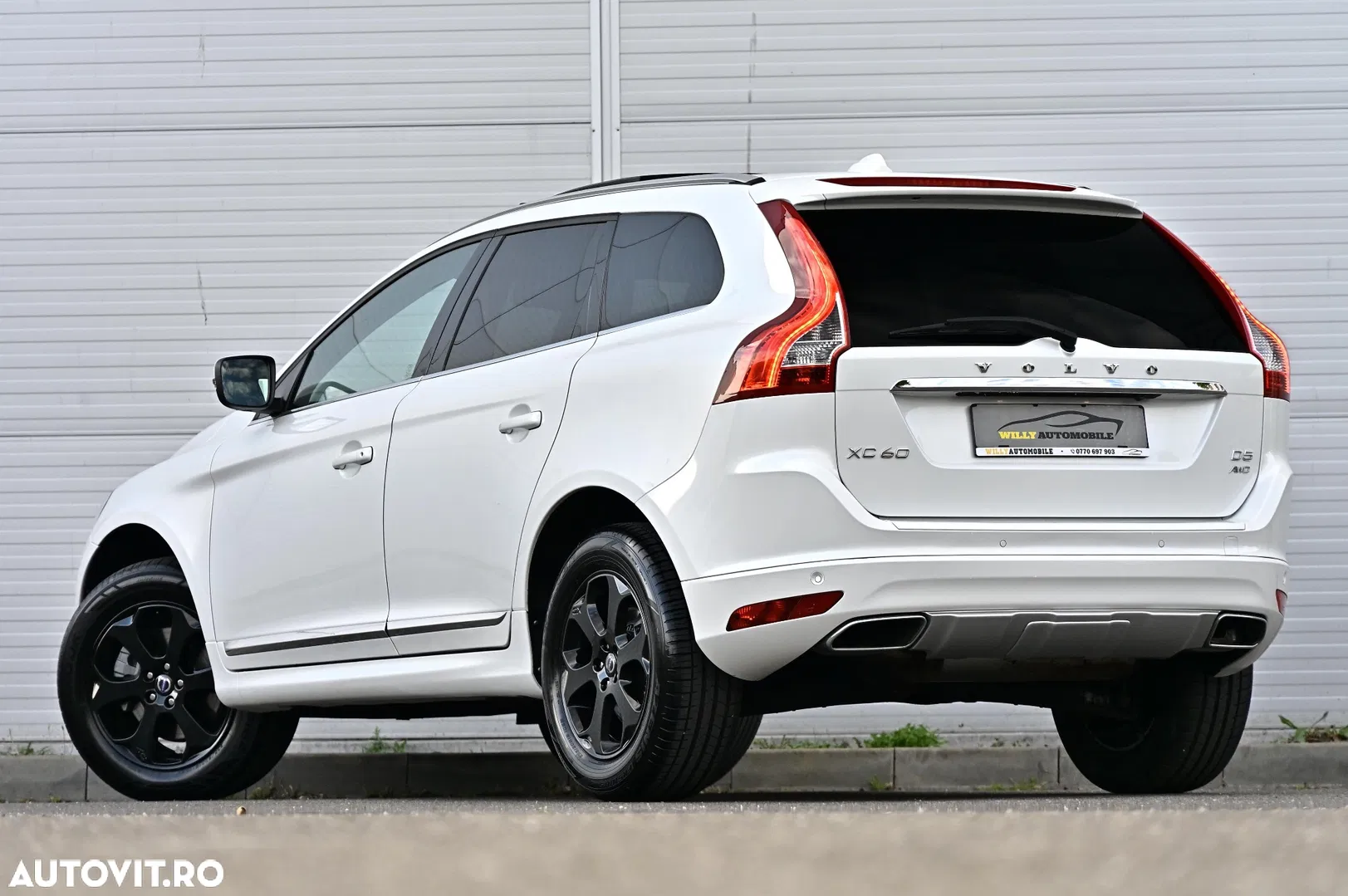 2015 Volvo XC 60 D5 AWD Geartronic Summum, photograph 4