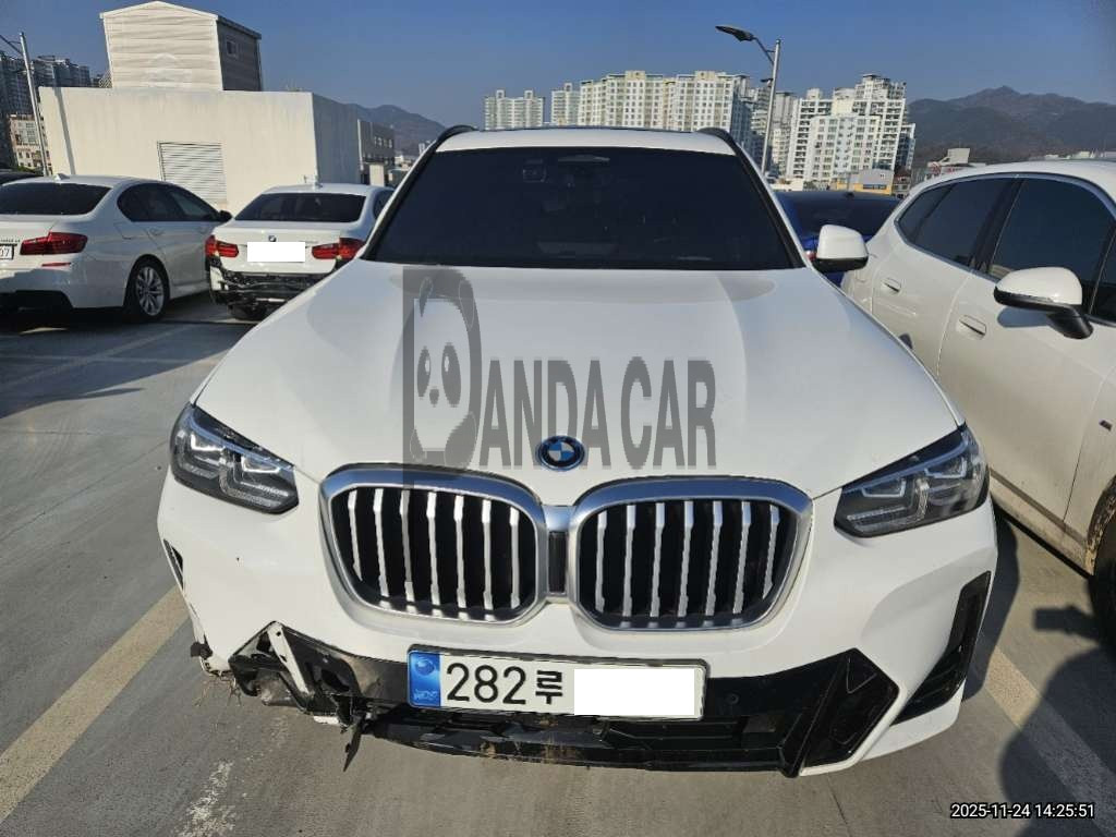 2022 BMW X3 xDrive30e, photograph 1