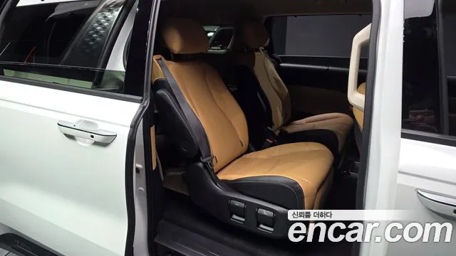 2023 Kia Canival Diesel 7-Seater Noblesse, photograph 3