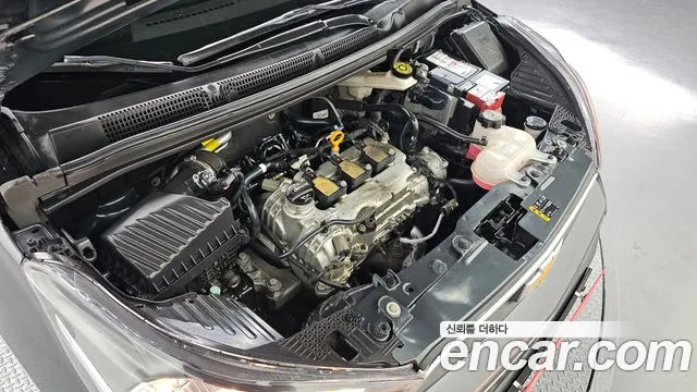 2017 ChevroletGMDaewoo Spark LTZ, photograph 2