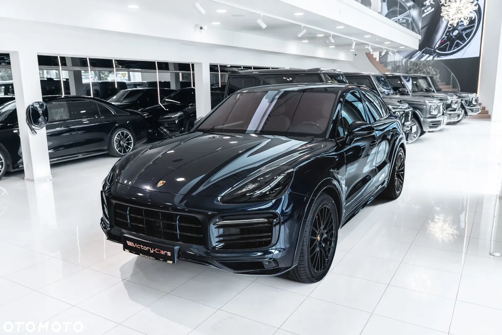 2021 Porsche Cayenne Platinum Edition, photograph 3
