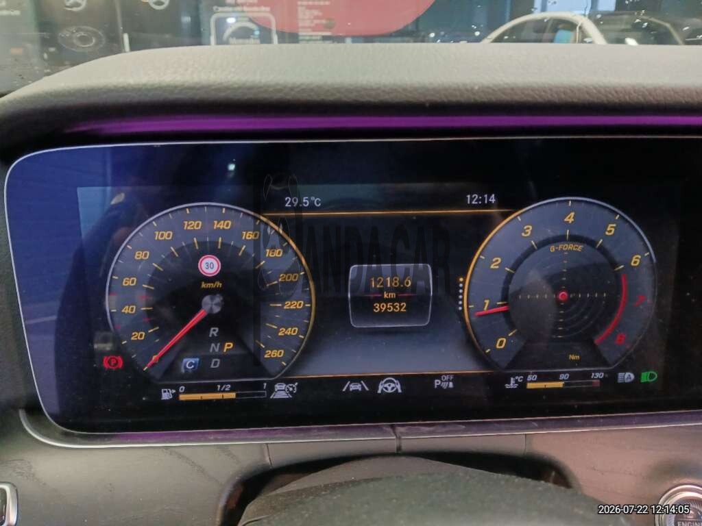 2020 Mercedes-Benz E 300, photograph 4