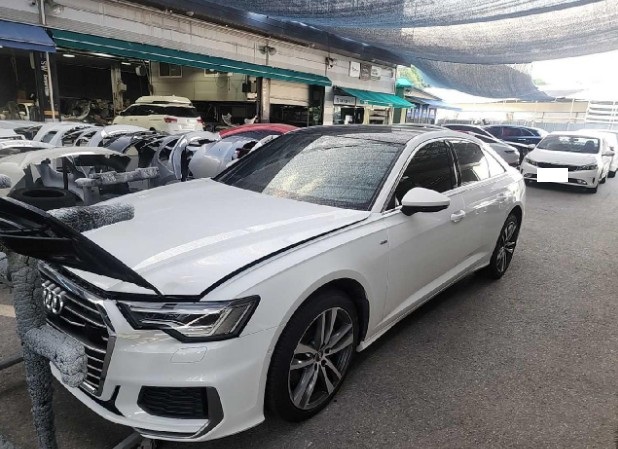 2020 Audi A6 45 TDI quattro, photograph 2