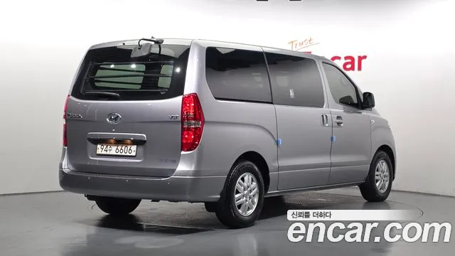 2021 Hyundai Starex Van 3-Seater, photograph 10