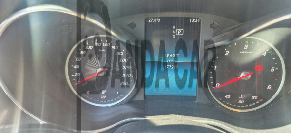 2019 Mercedes-Benz C220 d, photograph 2