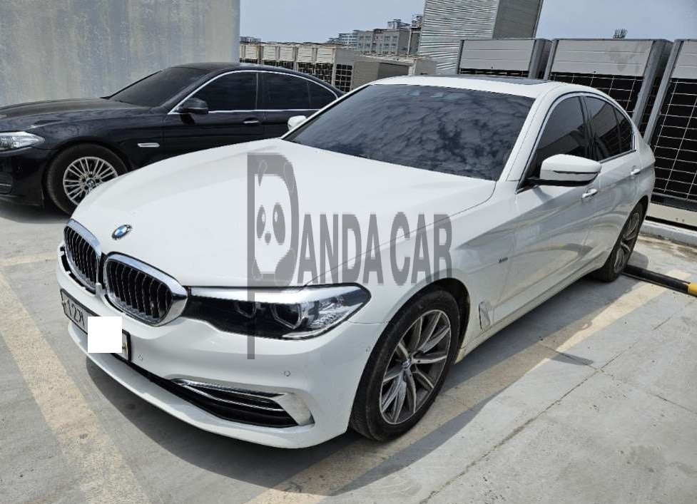 2018 BMW 520i, photograph 1