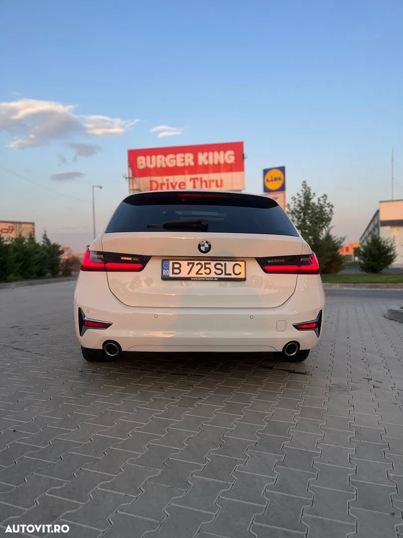 2019 BMW Seria 3, photograph 5
