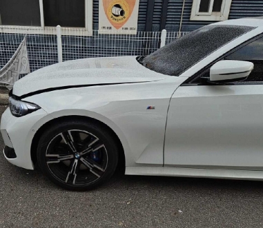 2023 BMW 320i, photograph 4