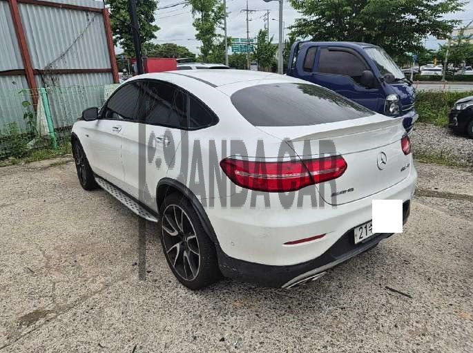 2018 Mercedes-Benz MercedesAMG GLC43 4Matic Coupe, photograph 4