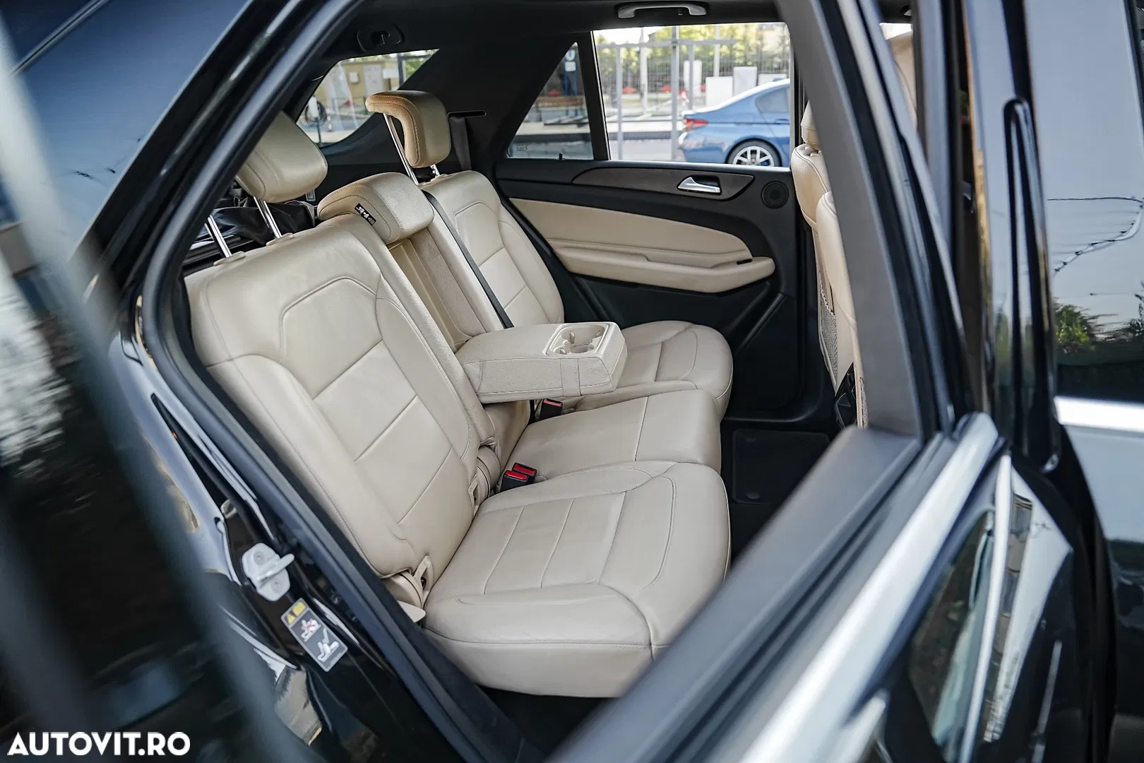 2016 Mercedes-Benz GLE ver-e-8g--dct-amg-line-advanced-plus, photograph 11