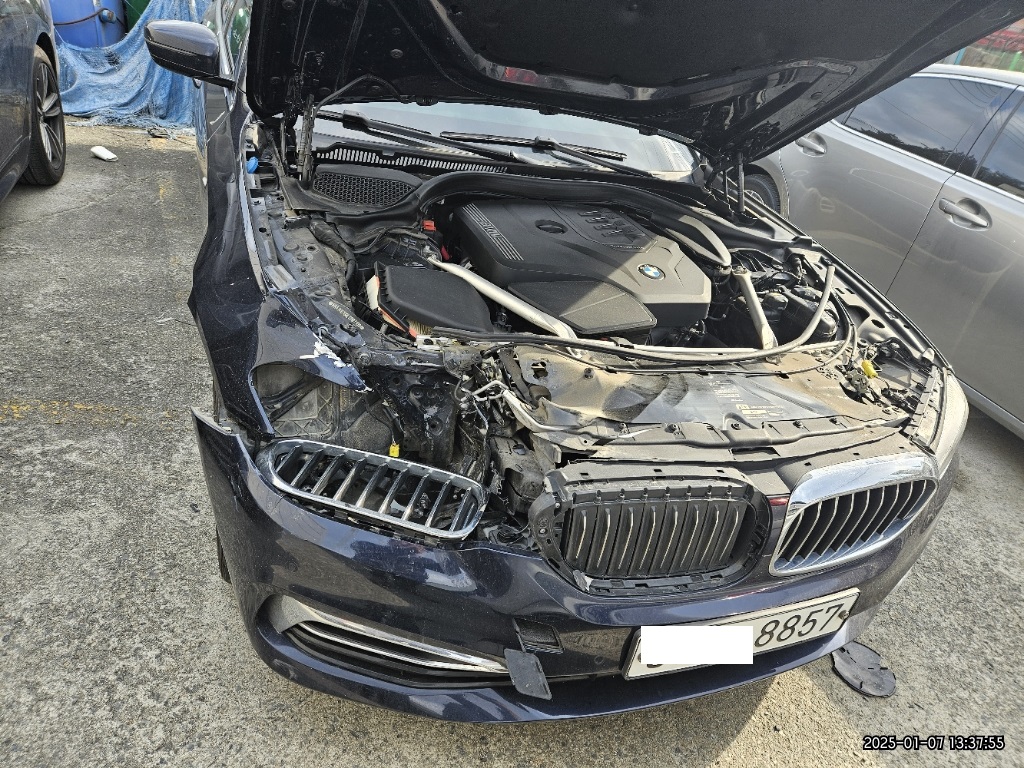 2020 BMW 520i Luxury, photograph 4