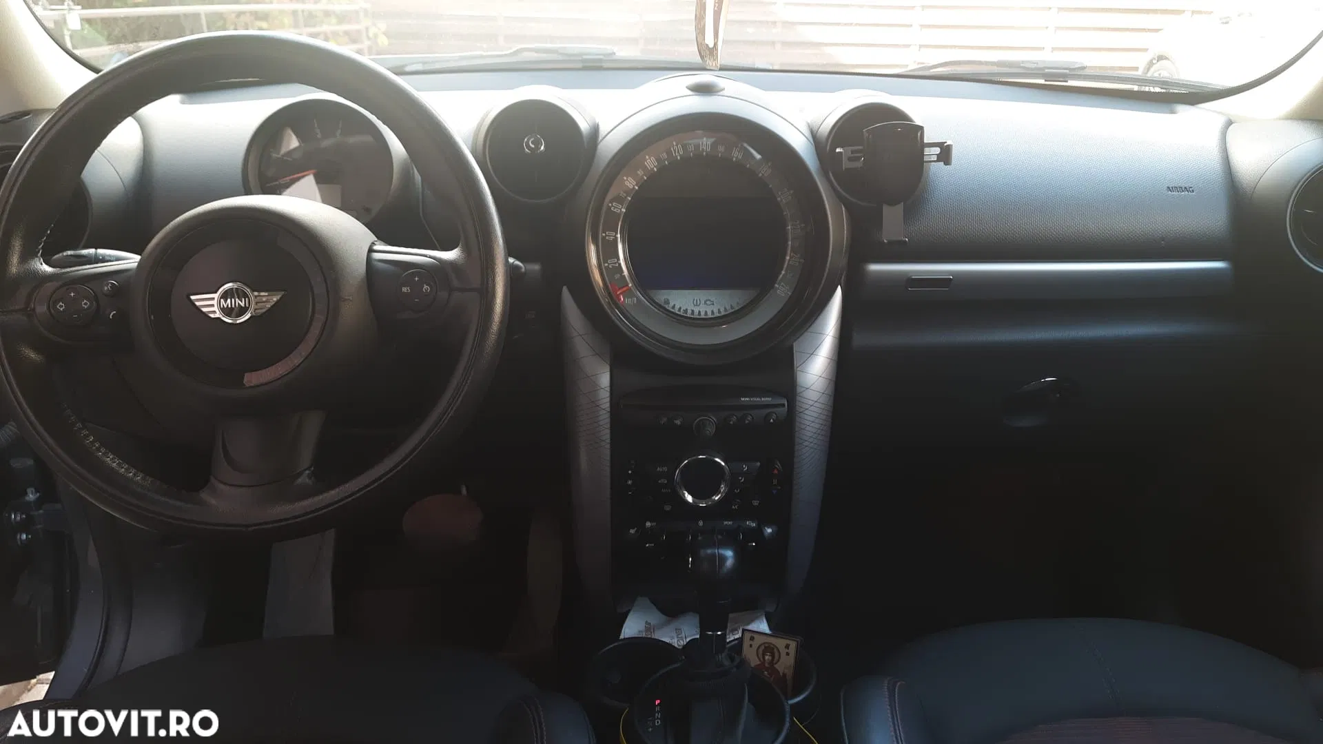 2016 Mini Countryman Cooper D ALL4 AT, photograph 2