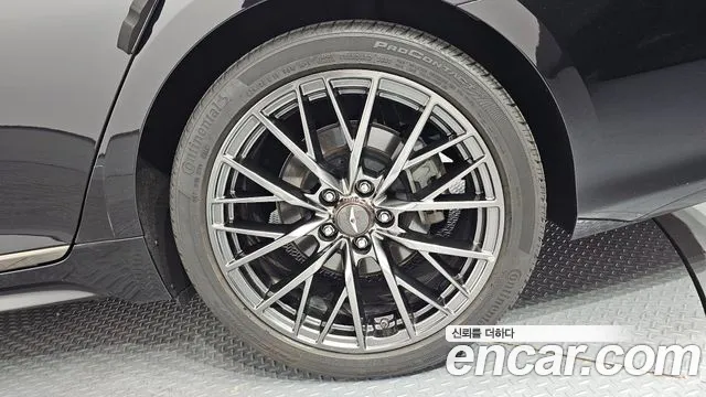 2019 Genesis G80 3.3 GDI AWD, photograph 2