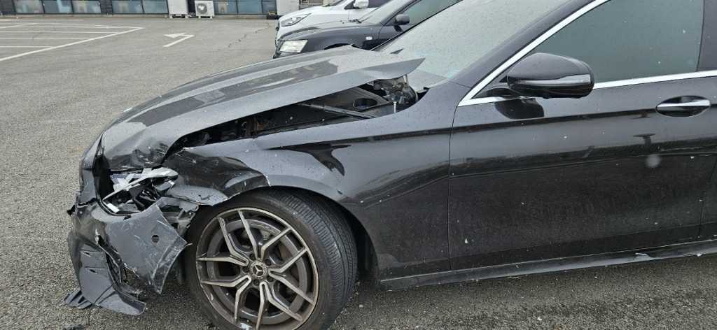 2021 Mercedes-Benz E220 d 4MATIC, photograph 5