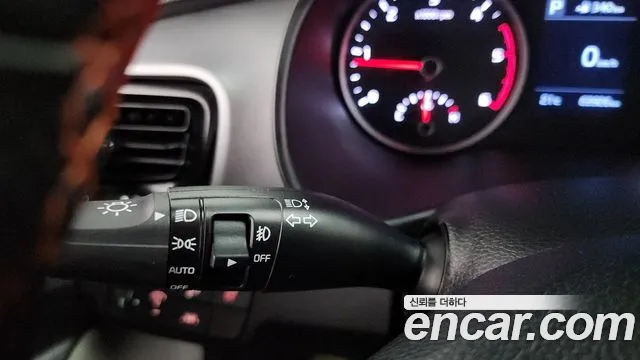 2017 Kia Stonic Diesel 1.6, photograph 3
