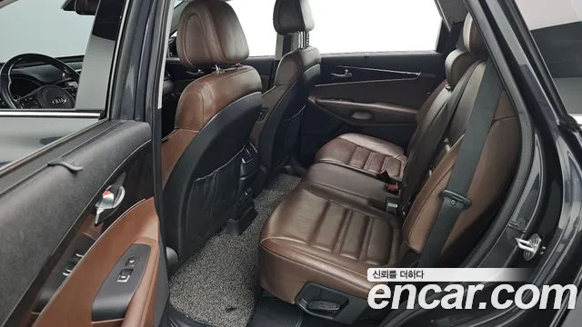 2016 Kia Sorento Diesel 2.0 2WD, photograph 2