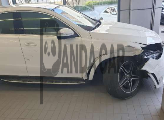 2021 Mercedes-Benz GLE400 d 4MATIC Coupe, photograph 3