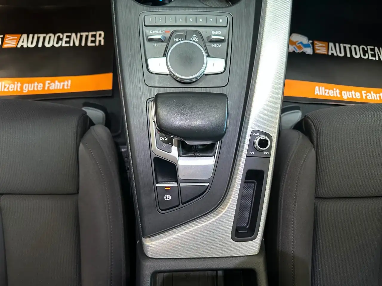 2018 Audi A4 *ACC*AHK*NAV*CARPLAY*2-ZONEN*SitzHZ*LED*, photograph 10