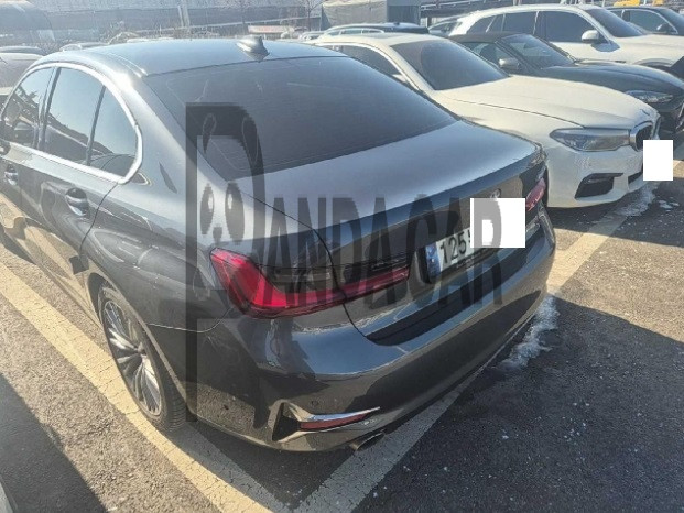 2022 BMW 320i, photograph 3