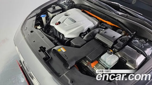 2018 Hyundai Grandeur Exclusive, photograph 2