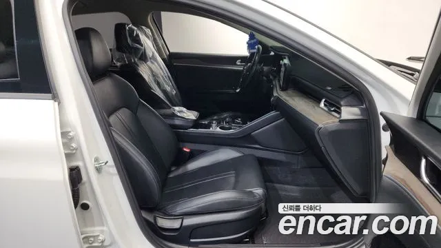 Kia K5 2.0 — photo 1 of 20