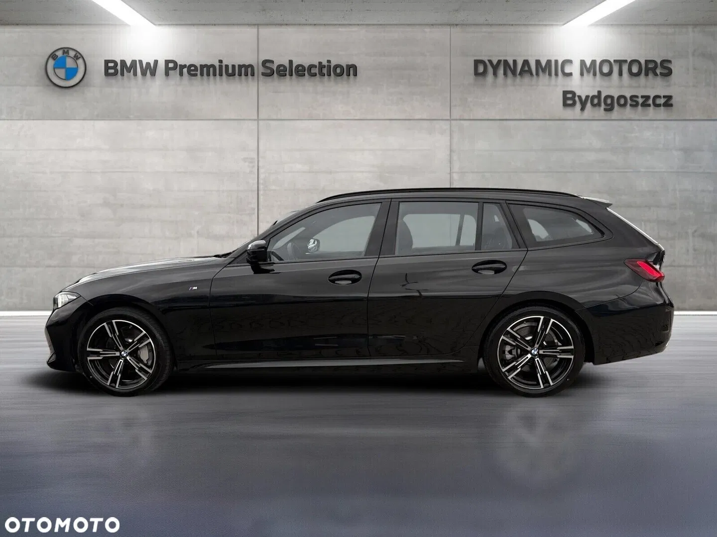 2025 BMW Seria 3 330i xDrive M Sport sport, photograph 3