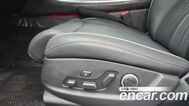 2025 Genesis GV70 2.5T Gasoline AWD, photograph 5