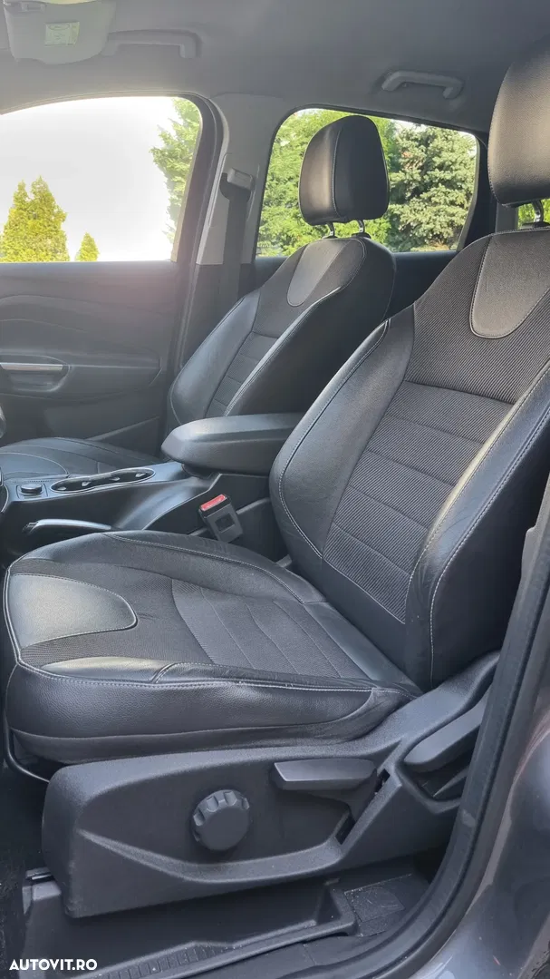 2014 Ford Kuga, photograph 8