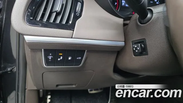 Kia Stinger 2.0 Turbo AWD — photo 1 of 38