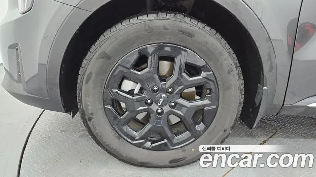 Kia Sorento HEV 1.6 2WD — photo 1 of 32