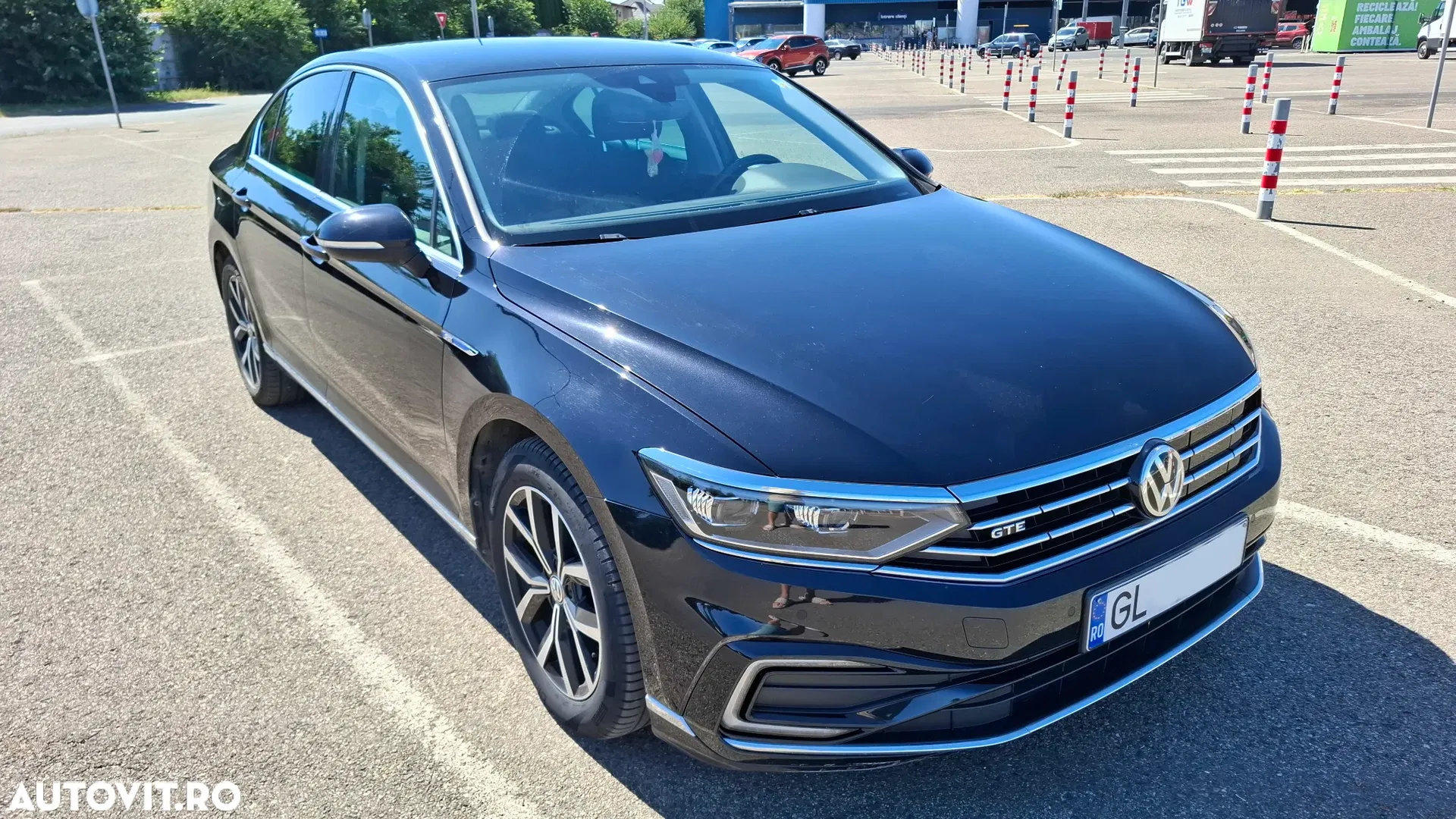 2020 Volkswagen Passat, photograph 1