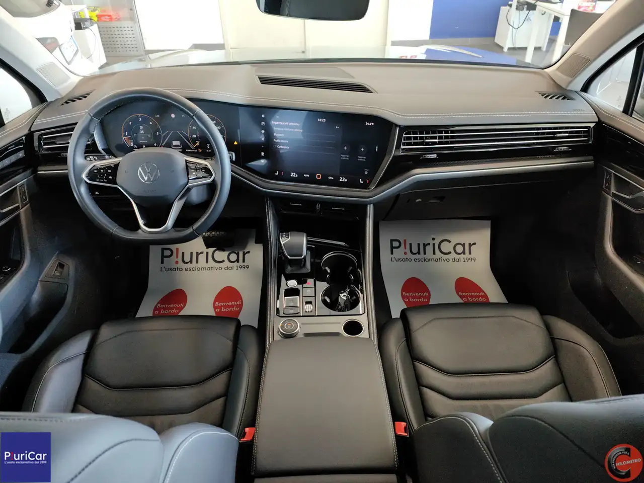 2024 Volkswagen Touareg 3.0 TDI 231cv Fari Matrix IQ.LIGHT Pelle Navi DAB, photograph 3