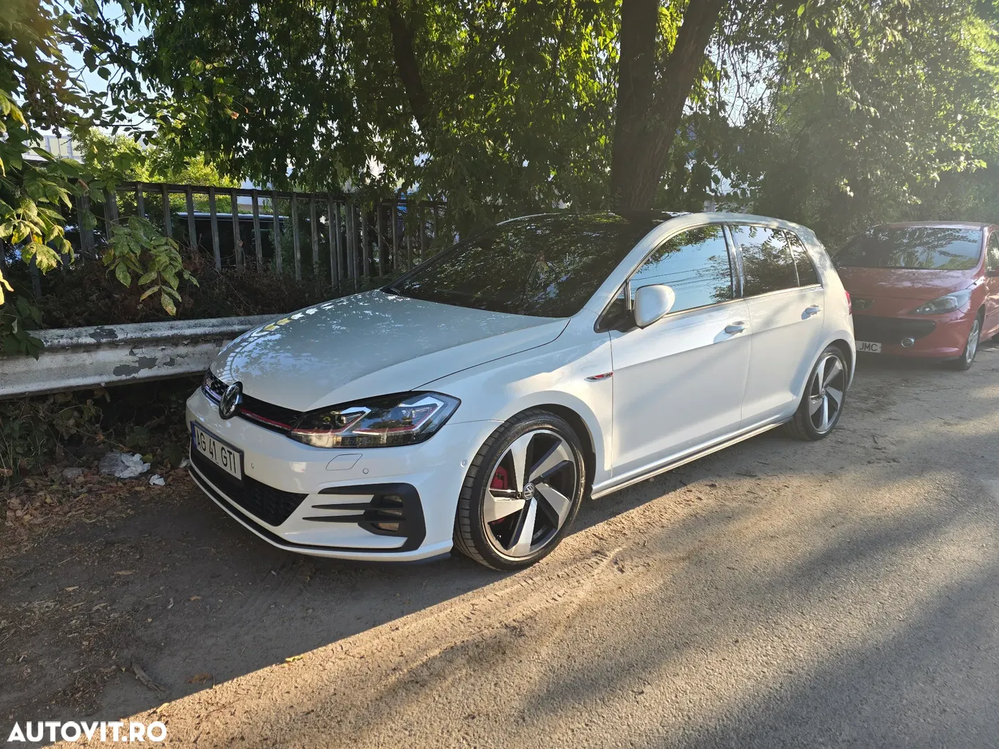2019 Volkswagen Golf GTI 2.0 TSI OPF Performance, photograph 9