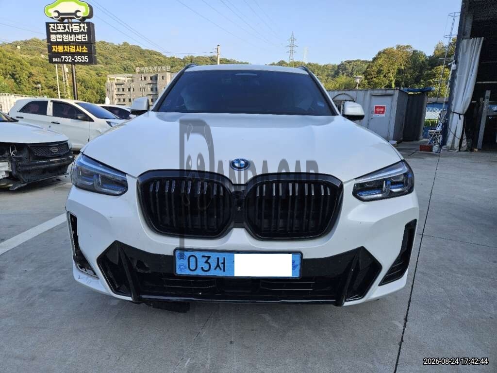 2023 BMW iX3 M Sport, photograph 1