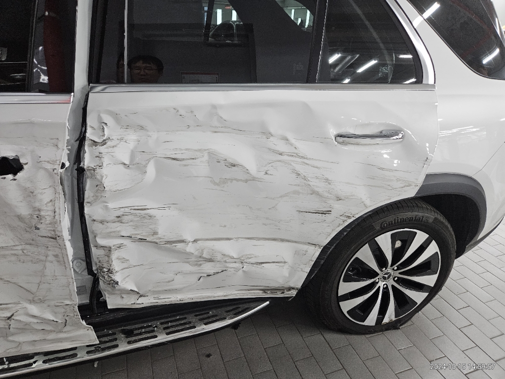 2024 Mercedes-Benz GLE 300 d 4MaTIC, photograph 8