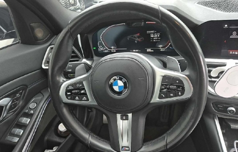 2021 BMW 320d, photograph 3