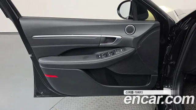 2021 Hyundai Sonata 2.0, photograph 2