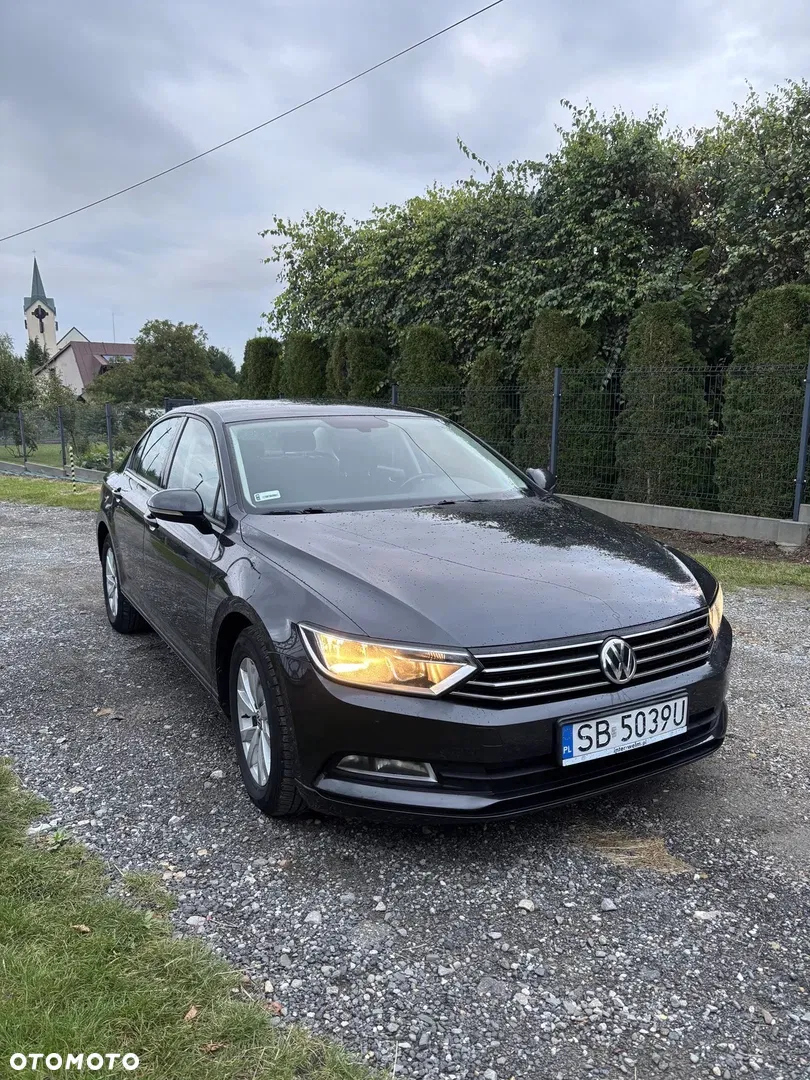 2017 Volkswagen Passat 1.6 TDI BMT Trendline, photograph 1